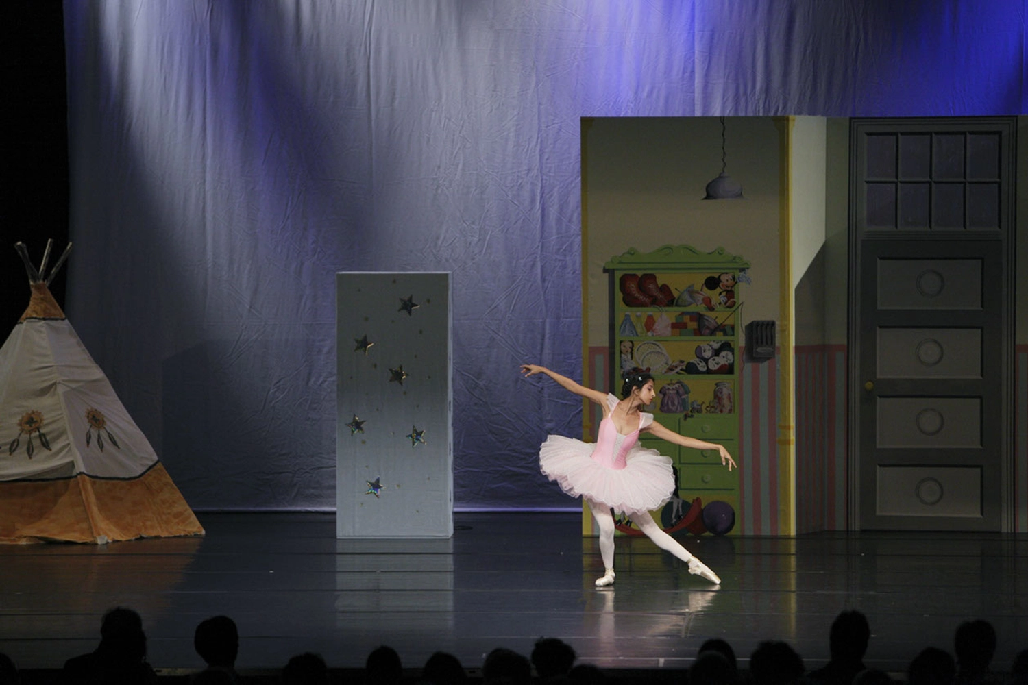 The Park - Ballettschule Neckarau - Mädchen tanzt

